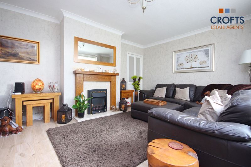 Property photo 3 of 13 Lounge