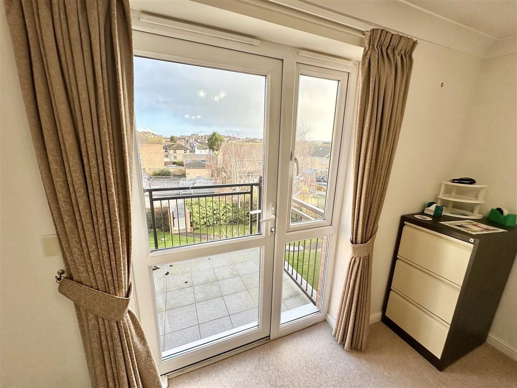 Property photo 3 of 11