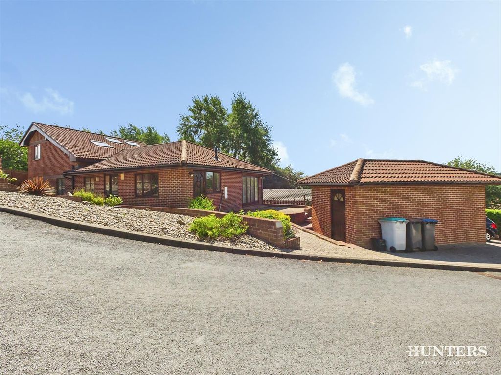Property photo 1 of 40 25Fe74A7-Cam05287G0-Pr0216-Still042.Jpg
