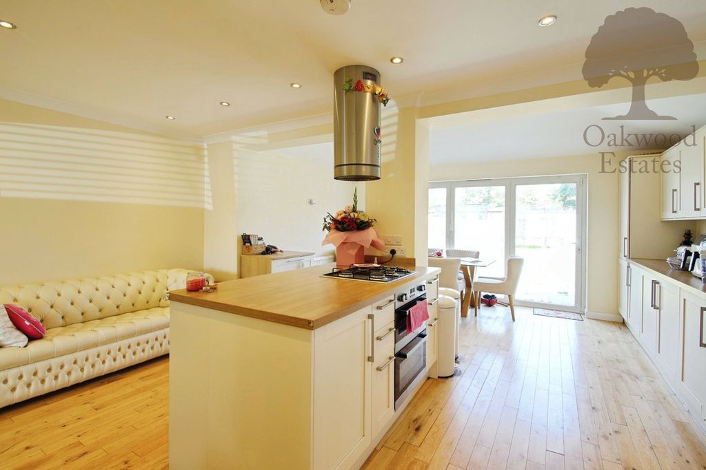 Property photo 1 of 24