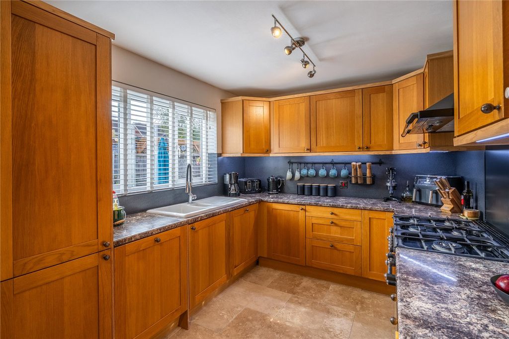 Property photo 3 of 37 Picture No. 44