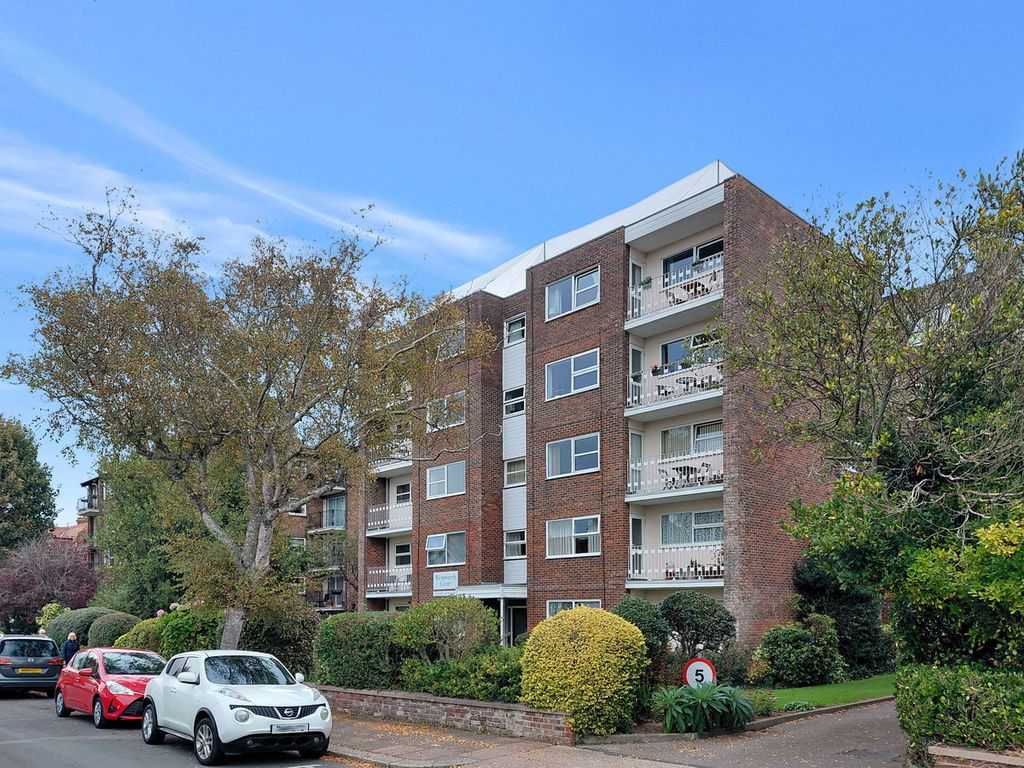 Property photo 1 of 18