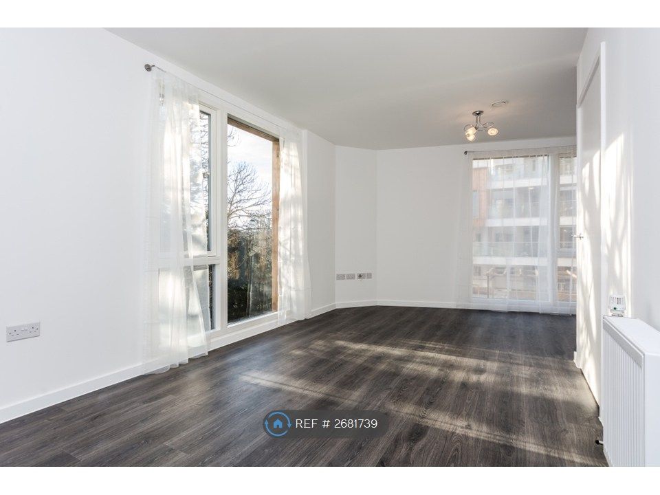Property photo 3 of 8 Living/Dining Room