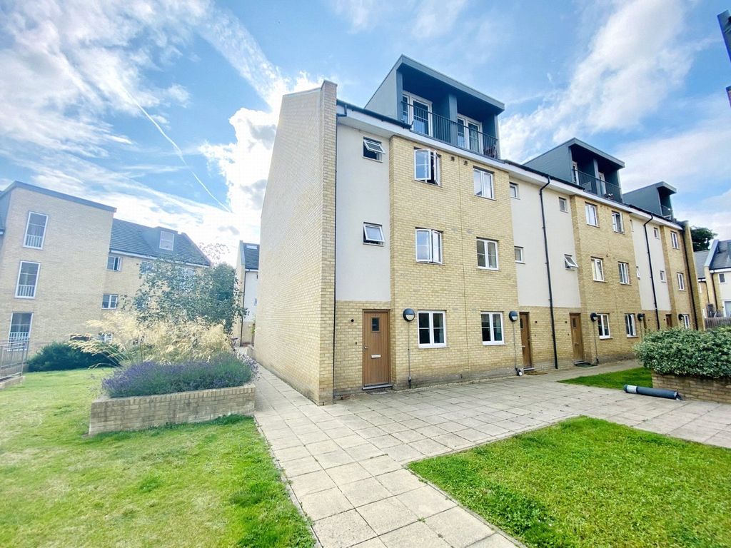 Property photo 1 of 16 Rear Image