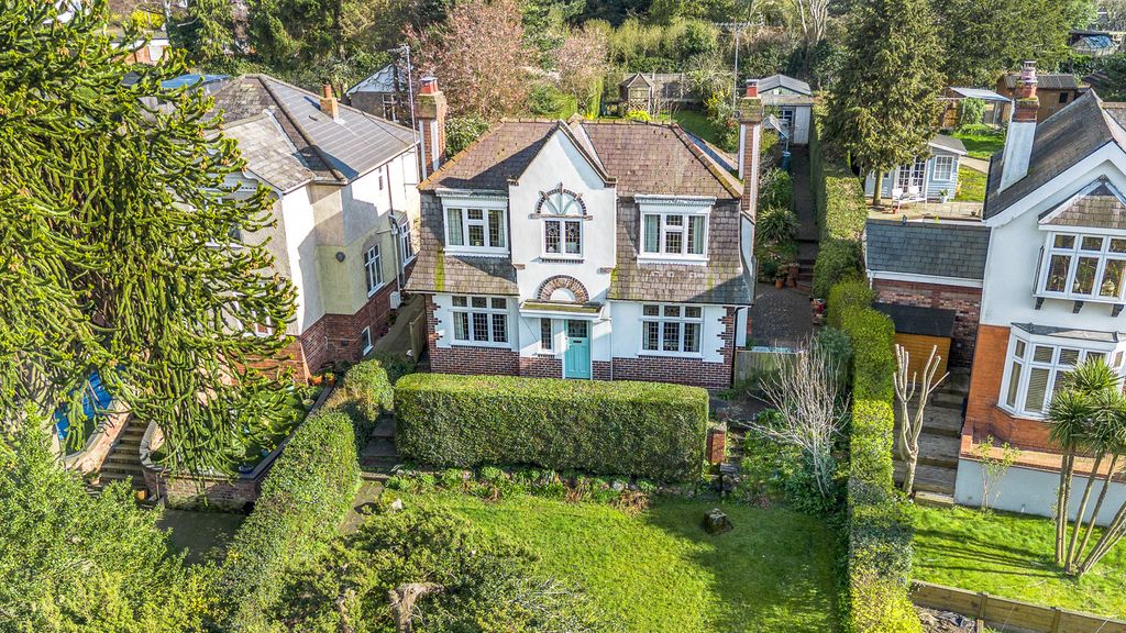 Property photo 1 of 20