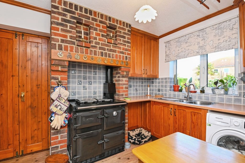 Property photo 1 of 16 Kitchen