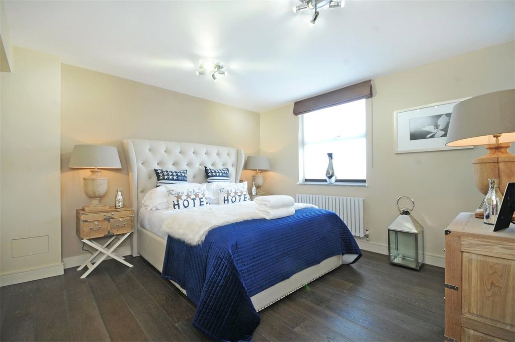 Property photo 2 of 12 Bedroom 2