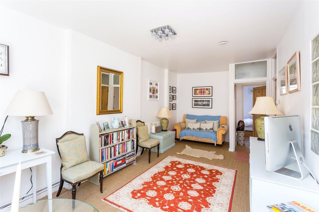 Property photo 3 of 6 Picture No. 02