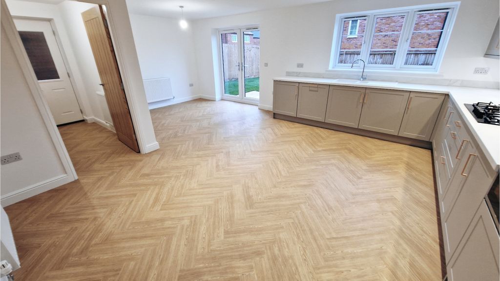 Property photo 3 of 18 Photo 2