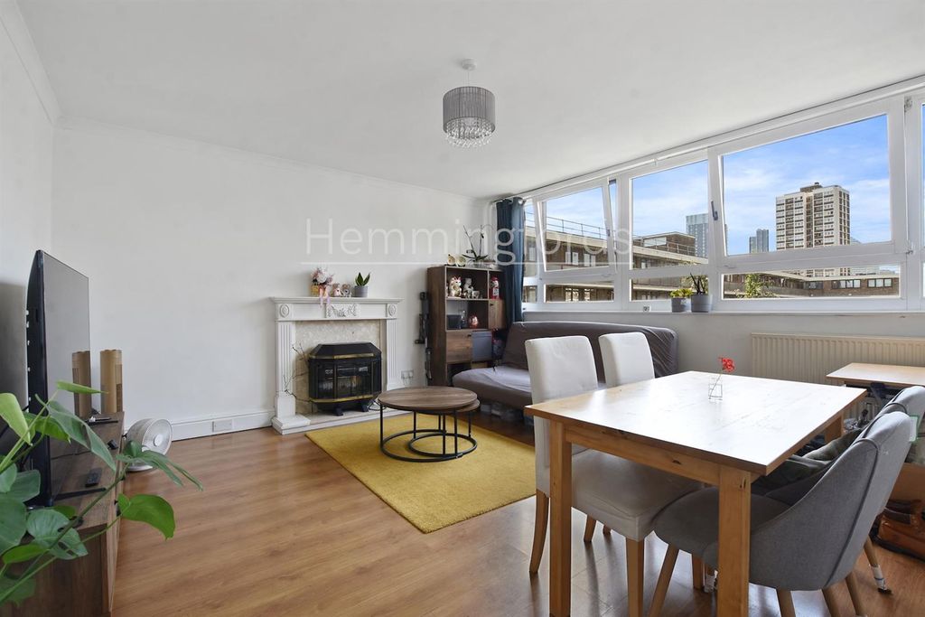 Property photo 1 of 15 11-0E7Agchmf - 117 Crondall Court - Reception 2 -O