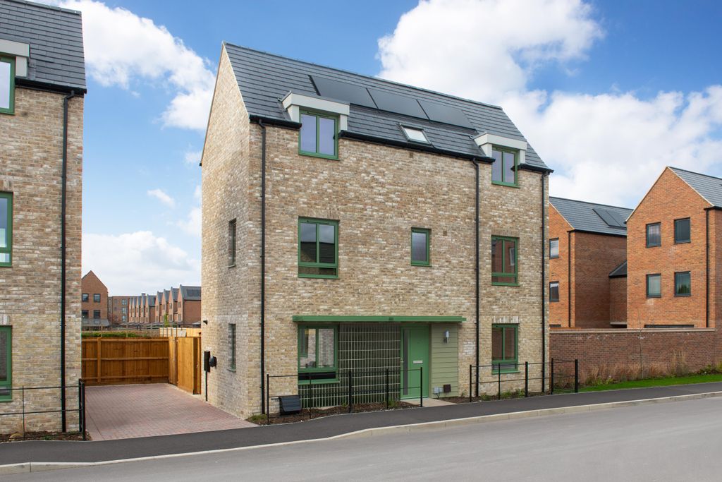 Property photo 1 of 8 Darwin Green