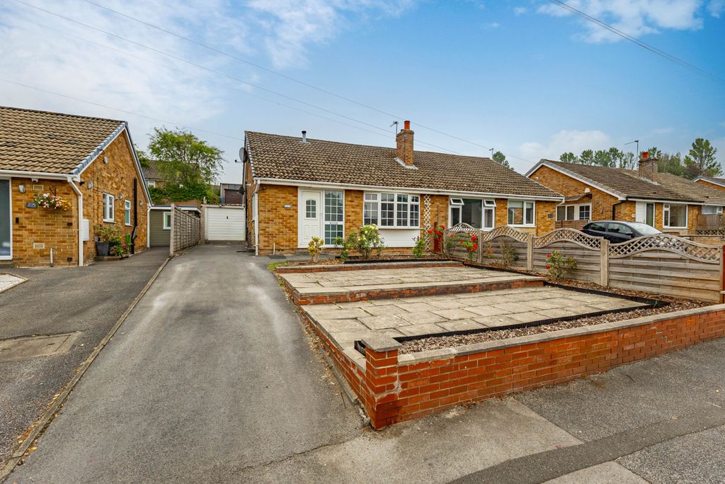 Property photo 1 of 14 2 Bedroom Semi Detached Bungalow For Sale