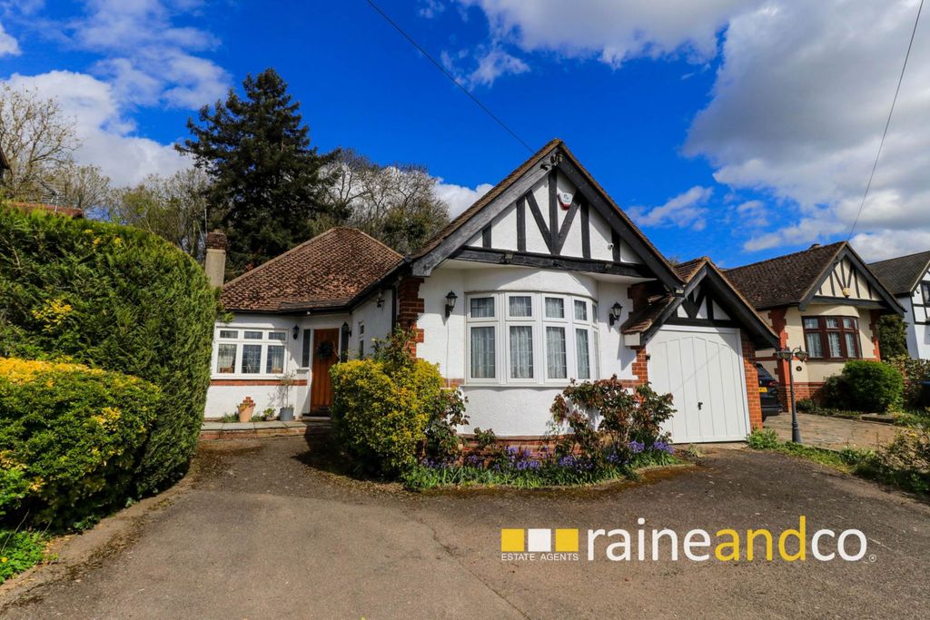 Property photo 1 of 32