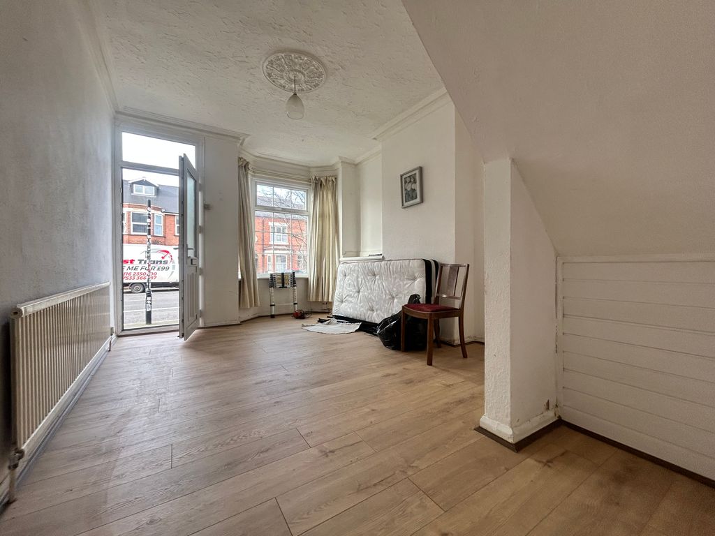 Property photo 2 of 9 Image