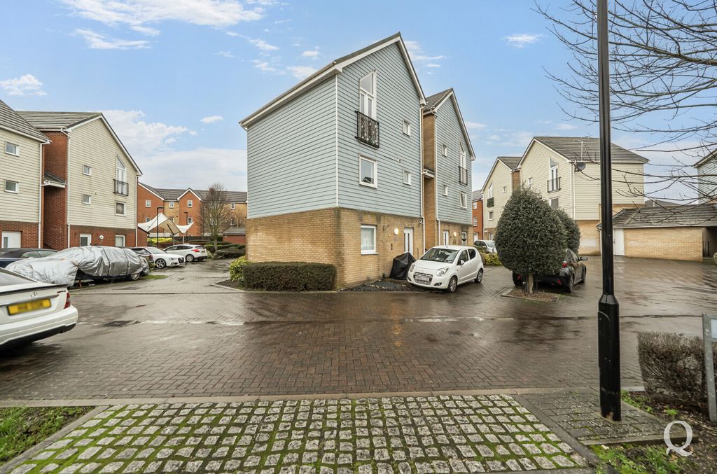 Property photo 1 of 15 180F25Fb-c374-425...