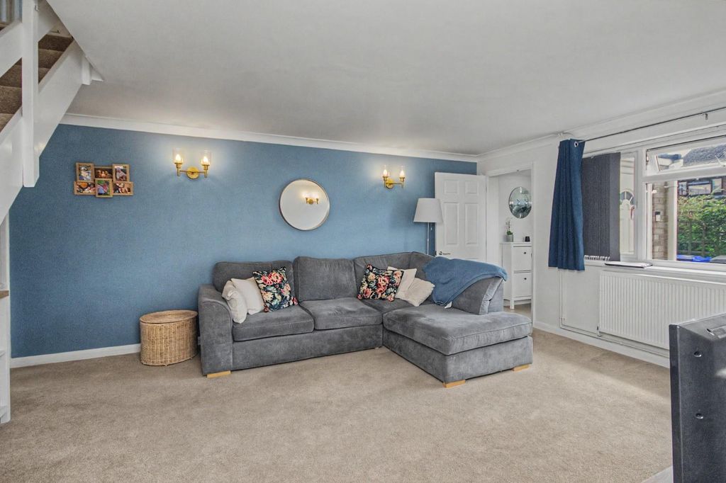 Property photo 3 of 11