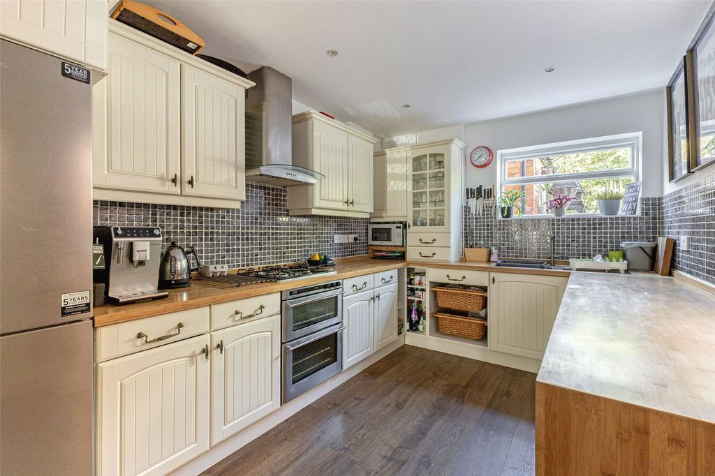 Property photo 2 of 14 Picture No. 05