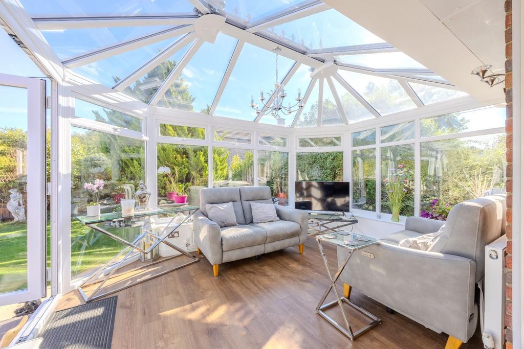Property photo 3 of 26 Conservatory