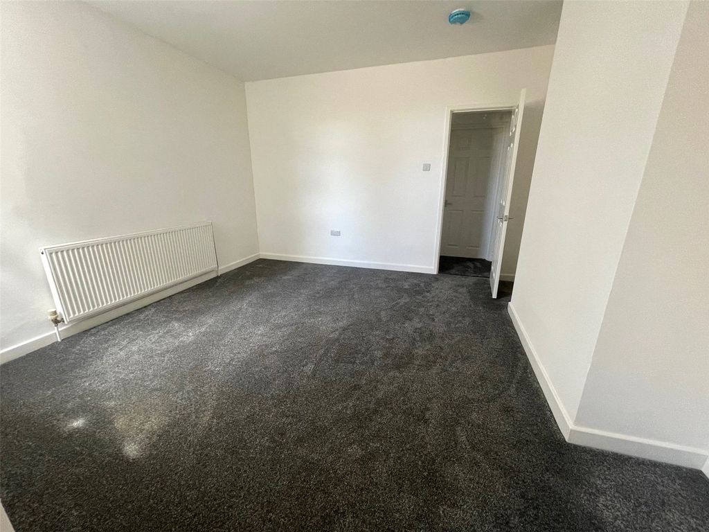 Property photo 2 of 9 Apartment 2