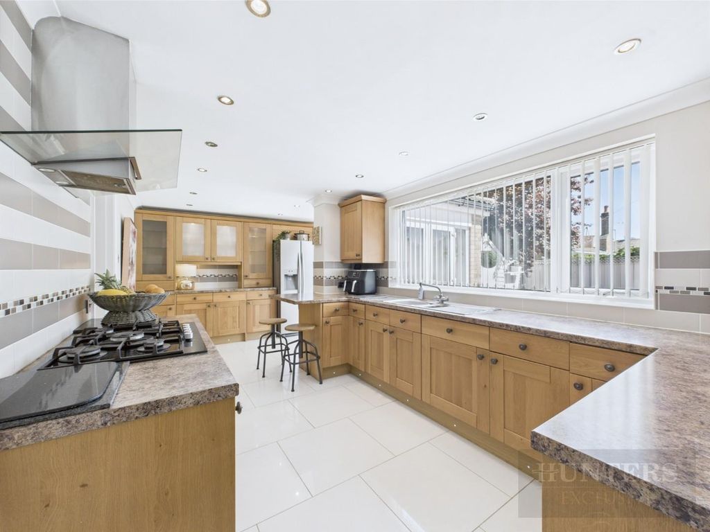 Property photo 3 of 20 Cam05333G0-Pr0069-Still025.Jpg