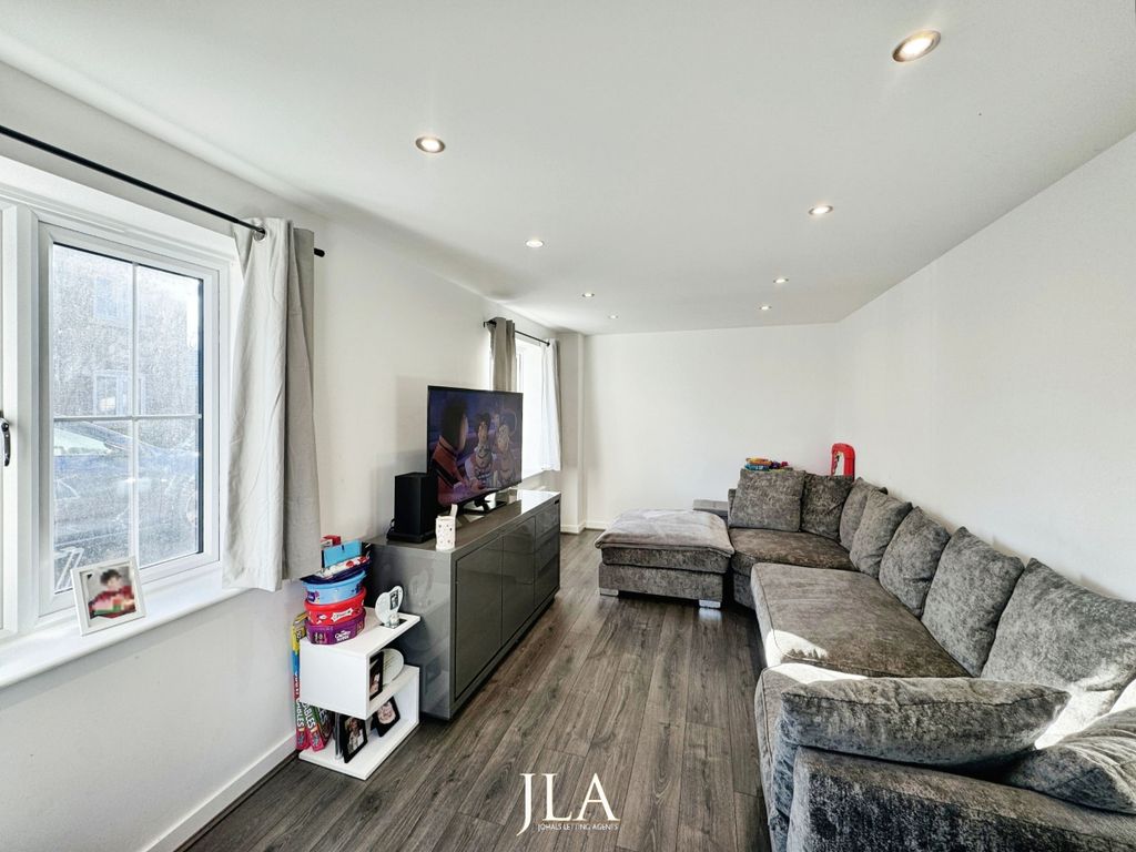 Property photo 3 of 15