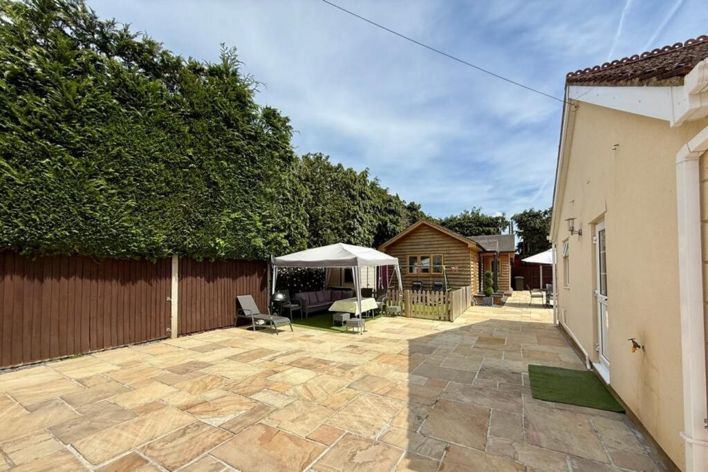 Additional image 5 of 7 bed detached bungalow for saleBangors Road North, Iver SL0