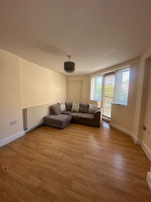 Property photo 2 of 8