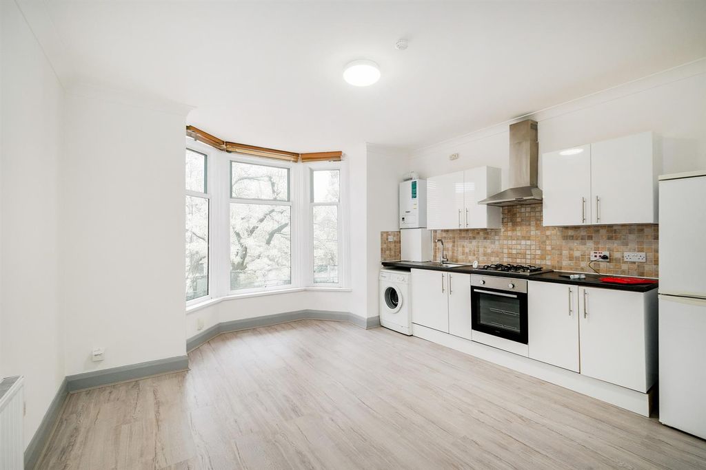 Property photo 3 of 19 20 North Birkbeck Road - Flats 2, 3, 4-1_Web.Jpg