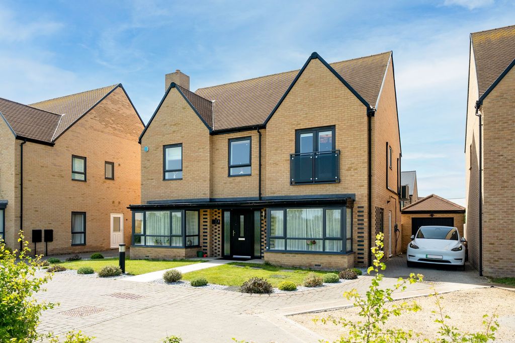 Property photo 1 of 33