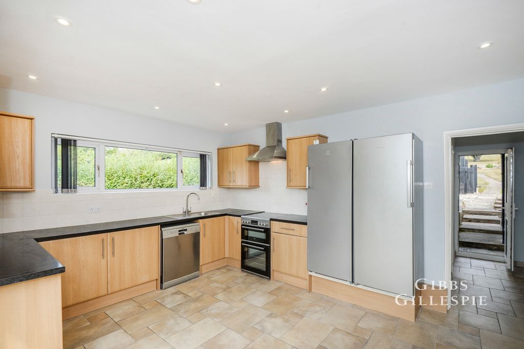 Property photo 3 of 20 Pbox-Img.Jpg