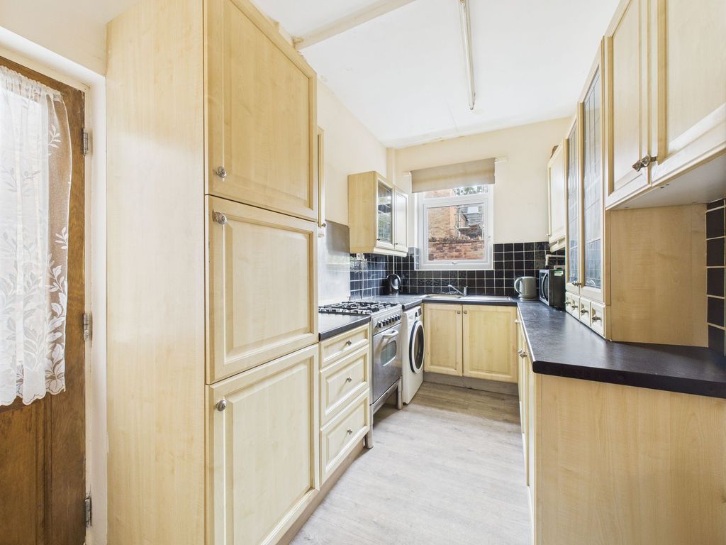 Property photo 2 of 12 Kitchen