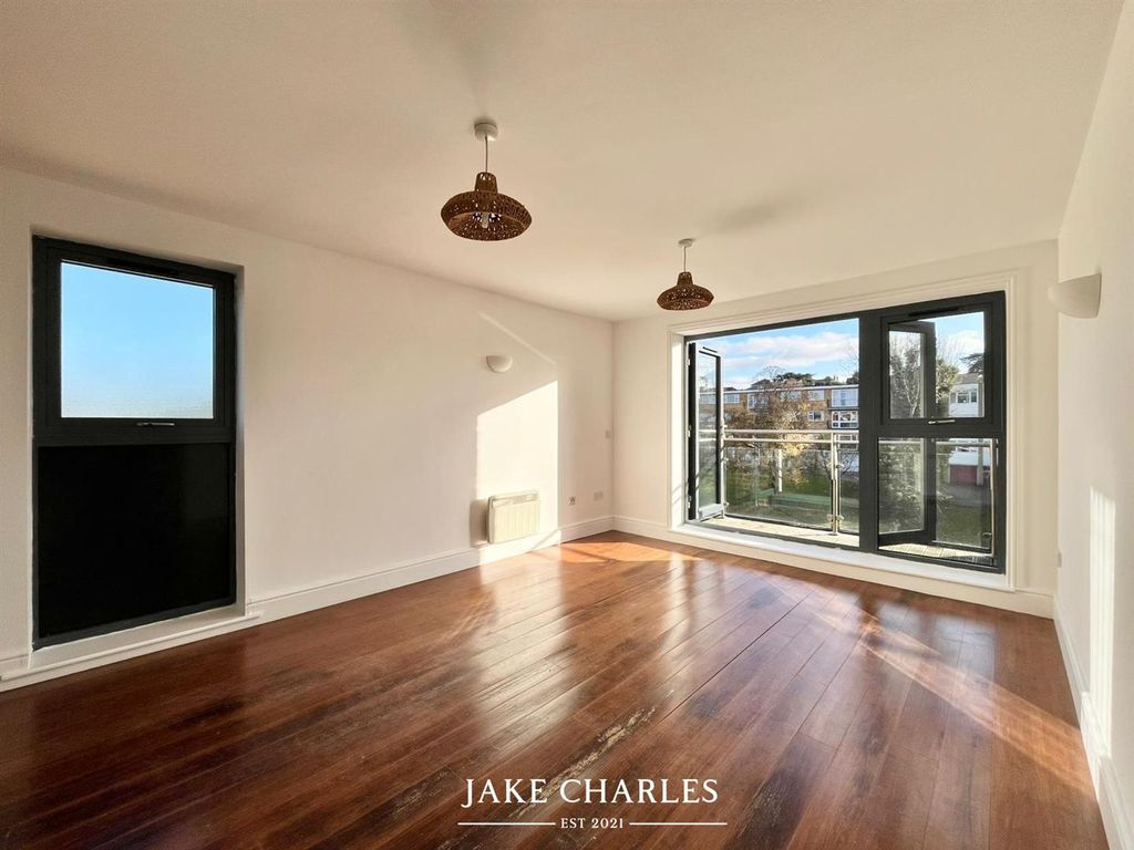 Property photo 2 of 11 0Cea0d9B-2d03-4d7c-9Fe3-Ef3772Bf2B13.Jpg