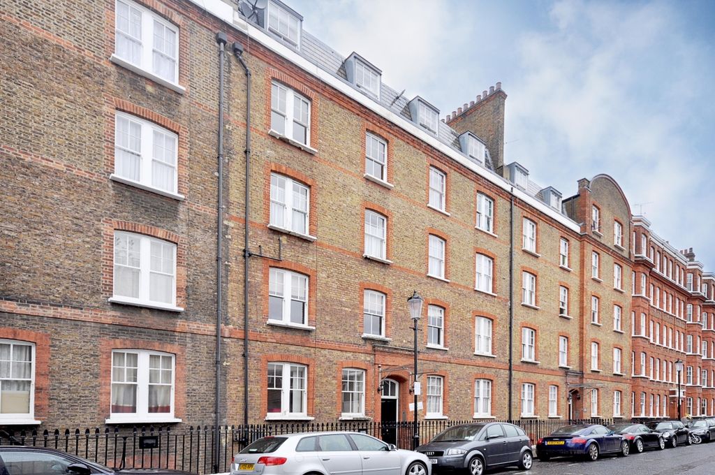 Property photo 3 of 8 Exterior