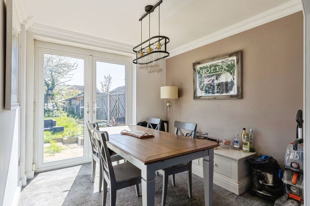 Property photo 3 of 18 Dining Room