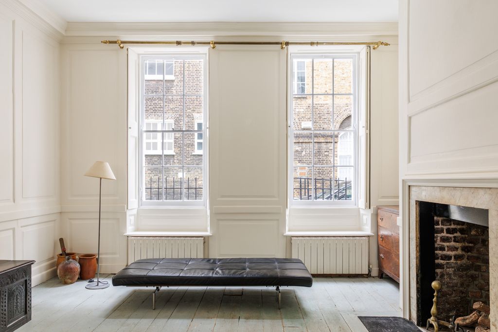 Property photo 1 of 35 288593 - Oldgloucesterstreetlondon-Jsouteyrat-1922.Jpg