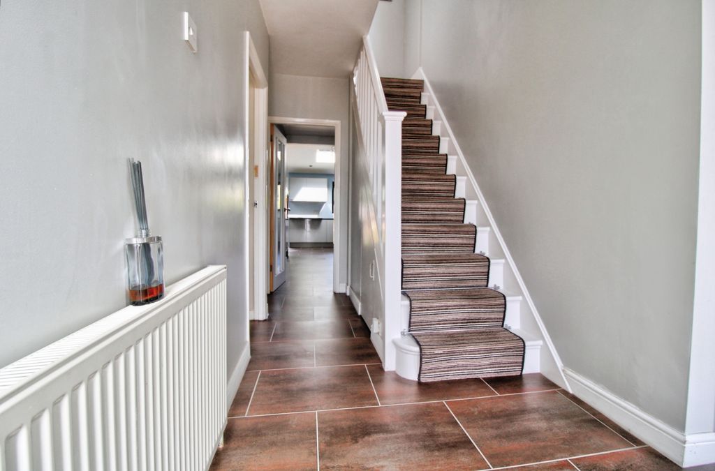 Property photo 2 of 34 46