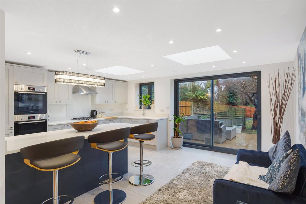 Property photo 3 of 21 Kitchen