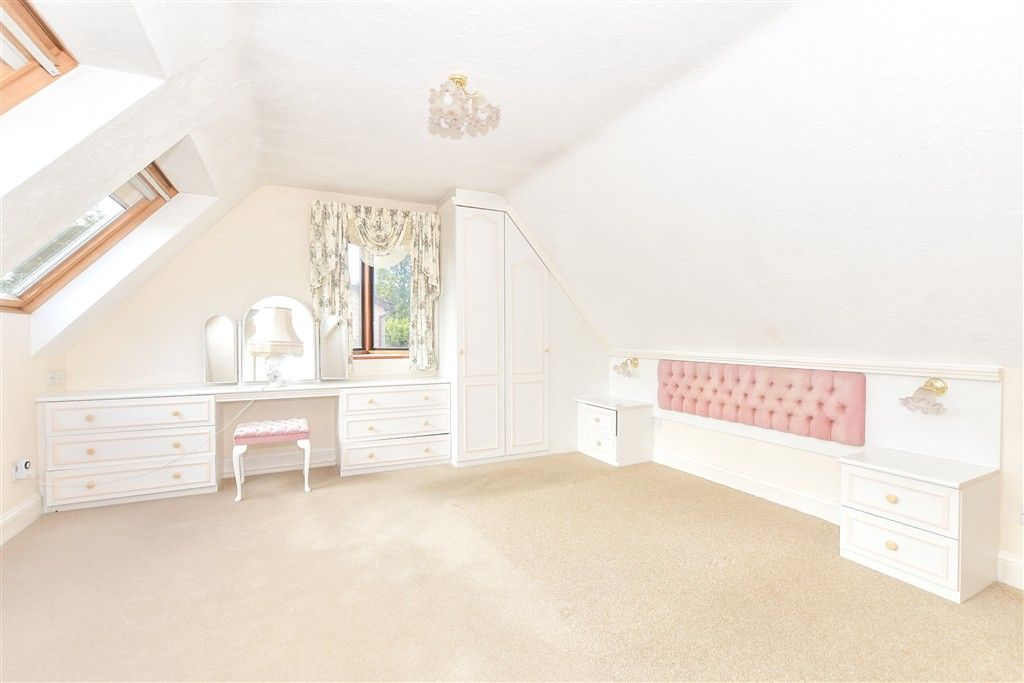 Property photo 1 of 14 Bedroom 1