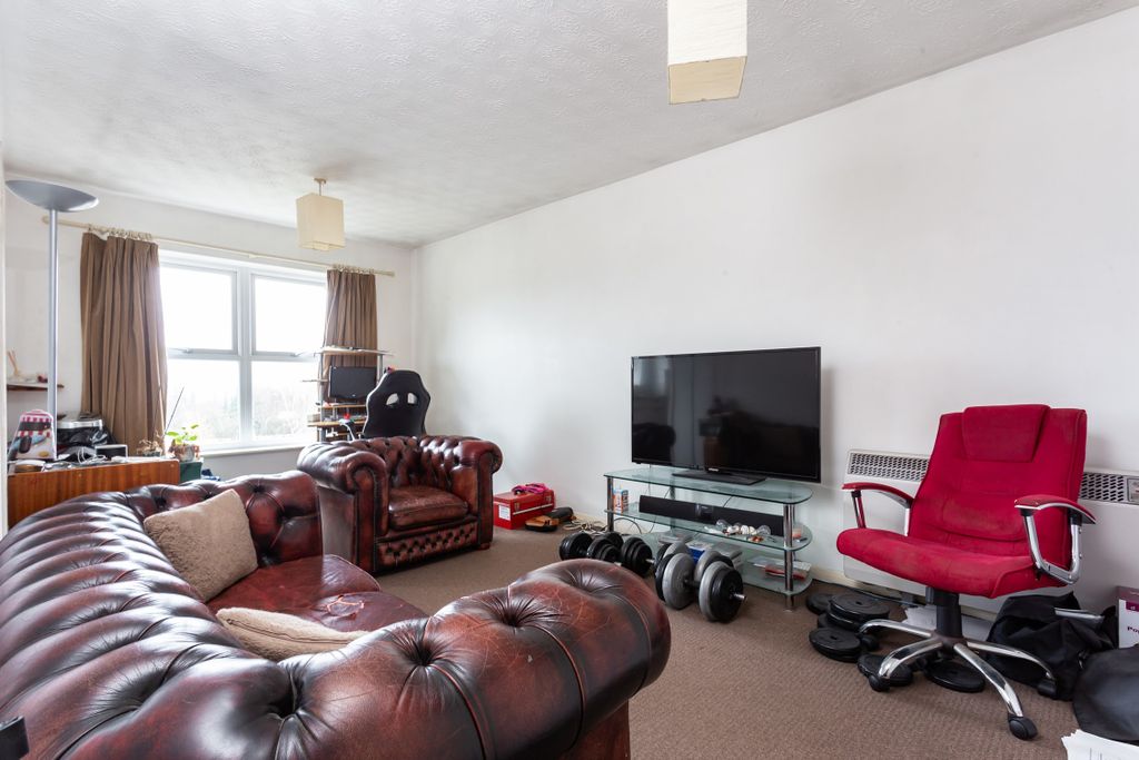 Property photo 2 of 6
