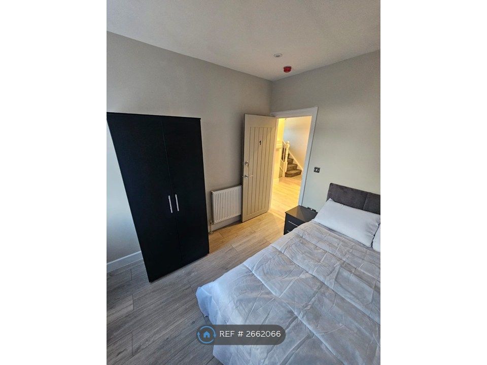 Property photo 2 of 13 Kitchen