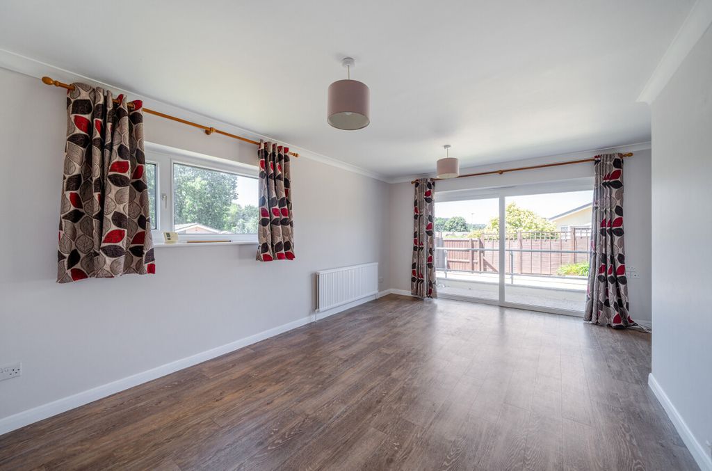 Property photo 3 of 17 1318096-6-686d229...