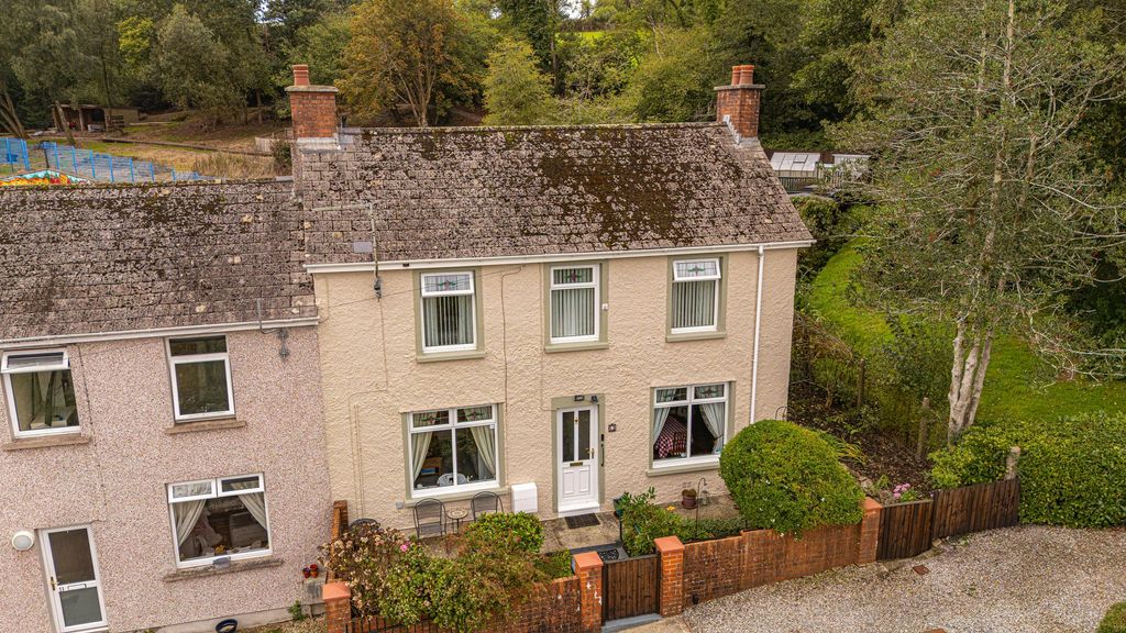 Property photo 1 of 52
