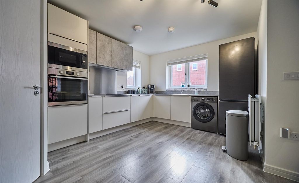 Property photo 3 of 17 Fitted Dining Kitchen Area To Front