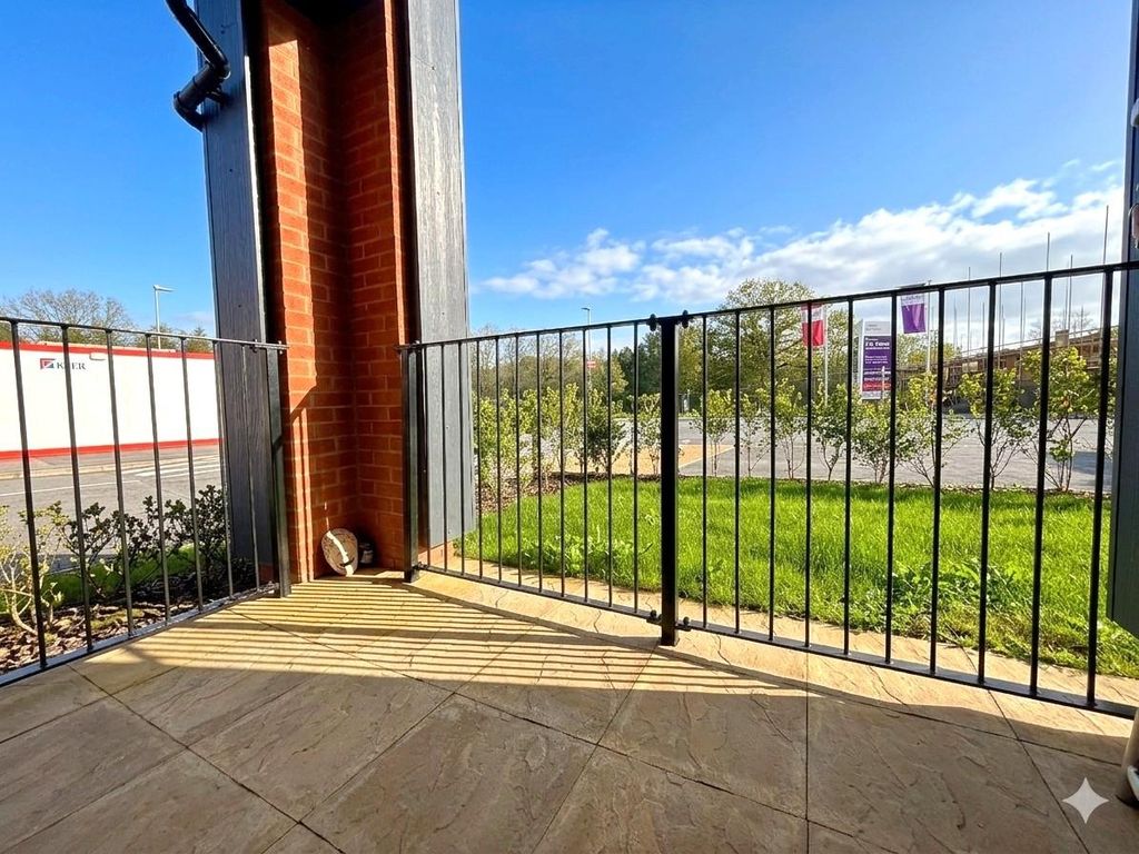 Property photo 2 of 10 Balcony (2).Jpg