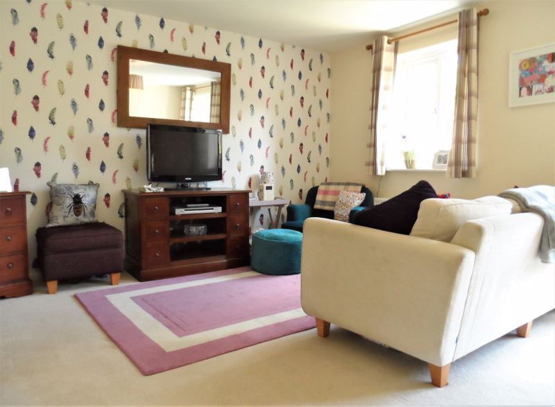 Property photo 3 of 12 Lounge/Diner