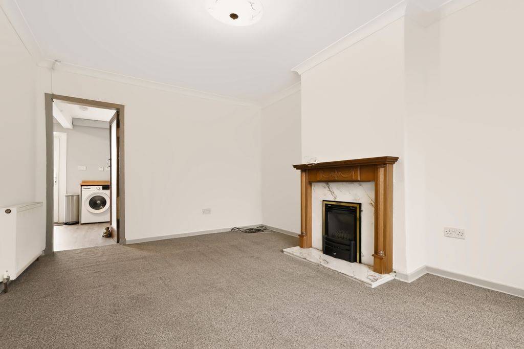 Property photo 2 of 38