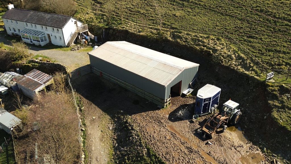 Property photo 3 of 42