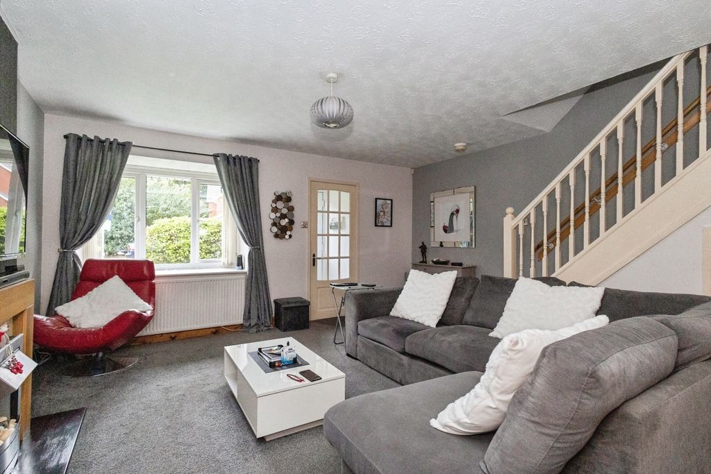 Property photo 3 of 17 Photo