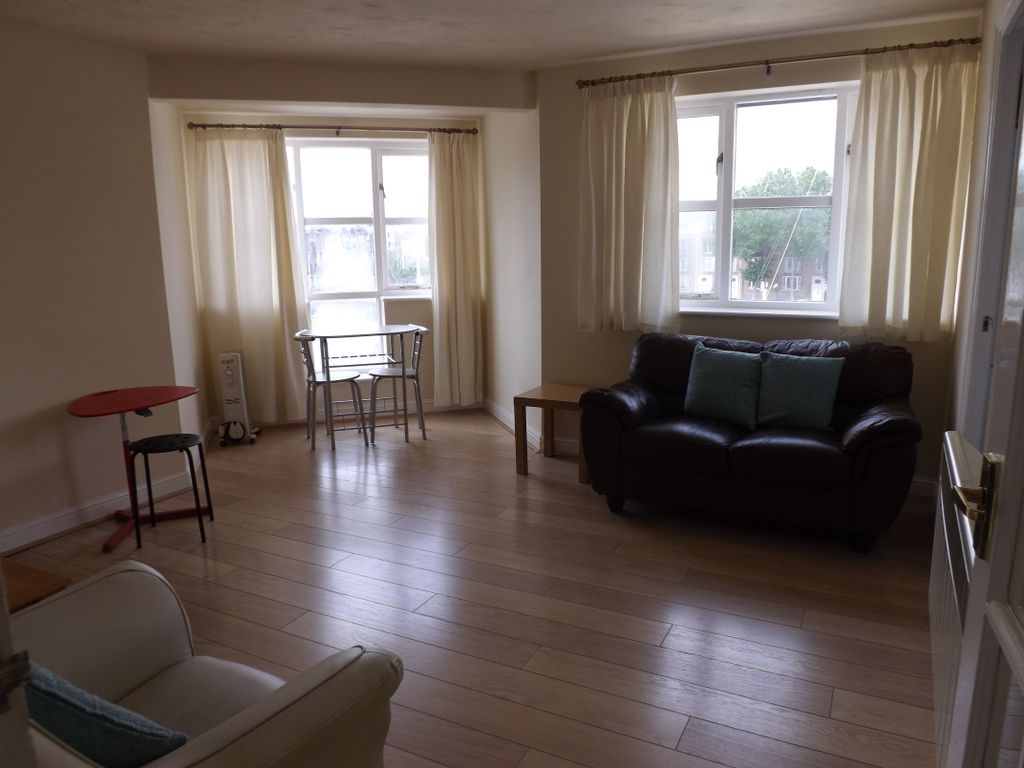 Property photo 3 of 9 380.Jpg