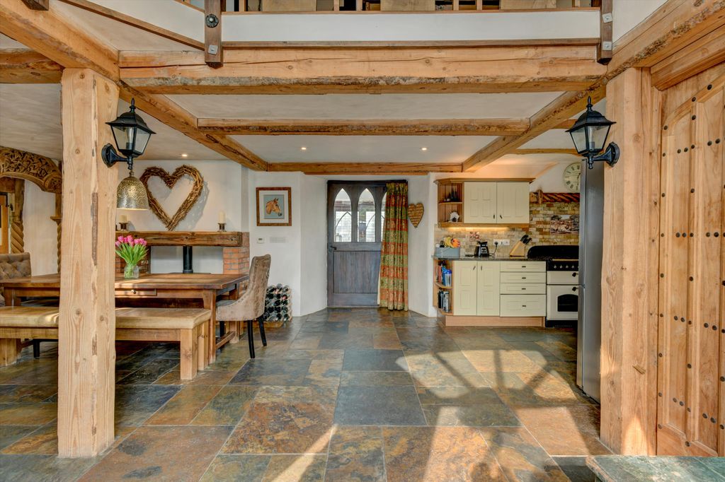 Property photo 3 of 17 Image